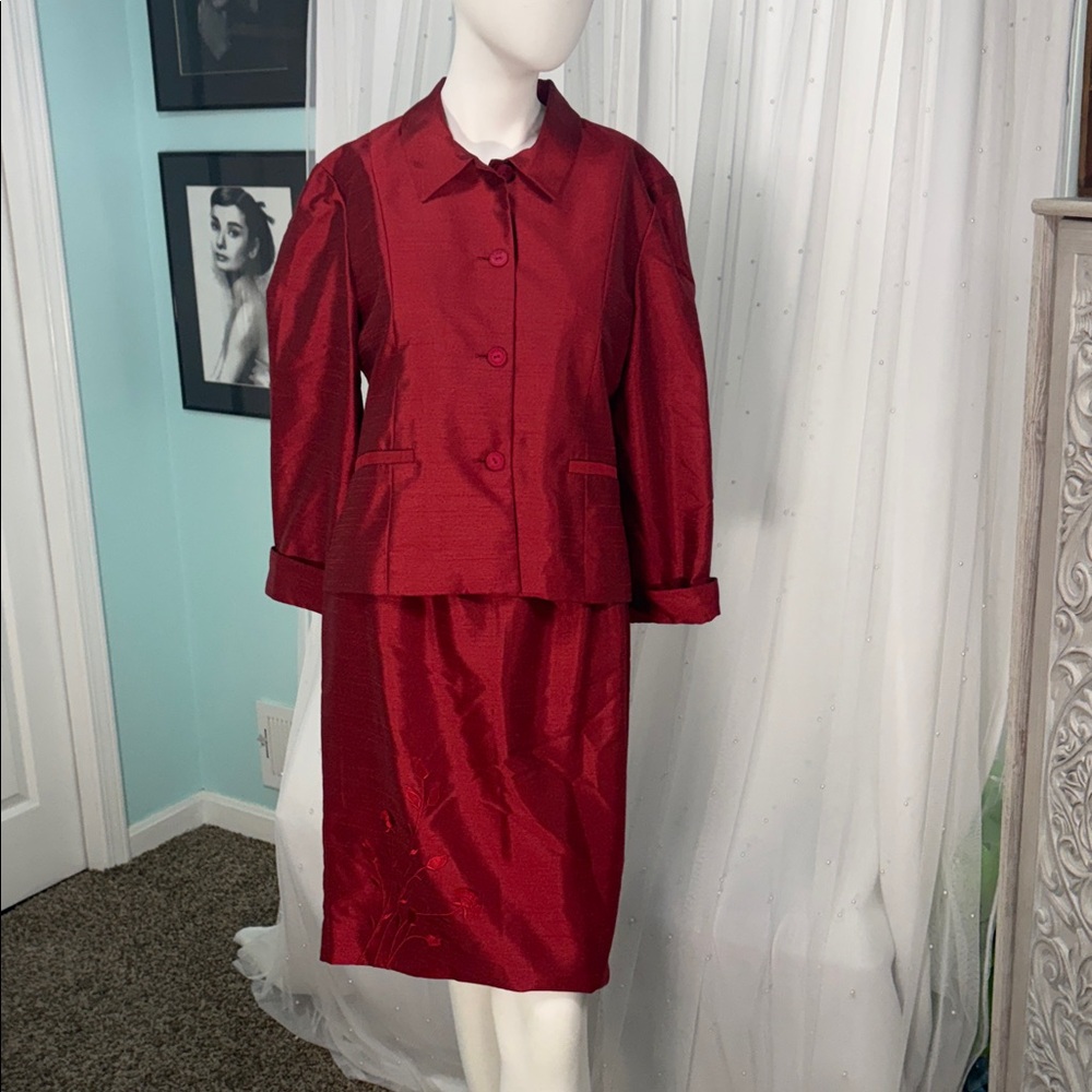 Jessica Howard skirt suit